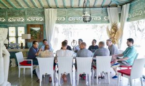 Bamsoet Minta Wisatawan Asing Patuhi Aturan di Indonesia