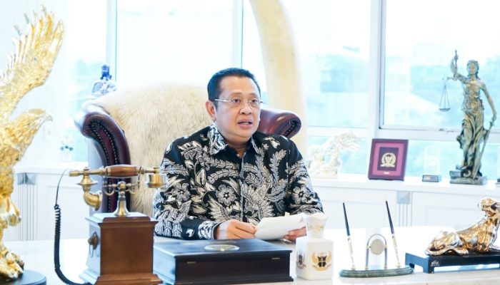 Ketua MPR Dorong Pemerintah Sosialisasikan Pembatasan Angkutan Barang