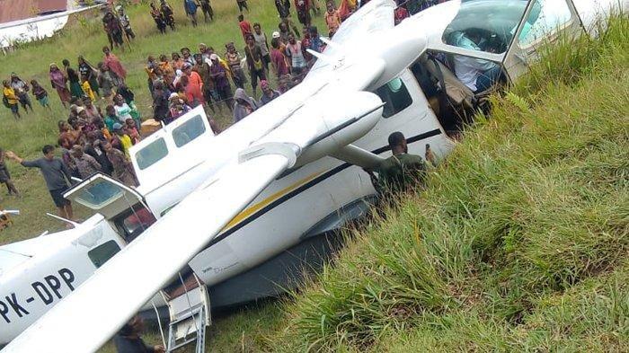 Pesawat Caravan Daby Air PK-DPP Tabrak Bukit Usai Mendarat di Bandara Pogaba Intan Jaya Papua