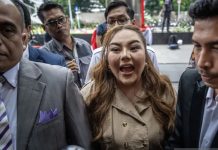 Lisa Mariana Tunda Pemeriksaan sebagai Tersangka dengan Alasan Sakit