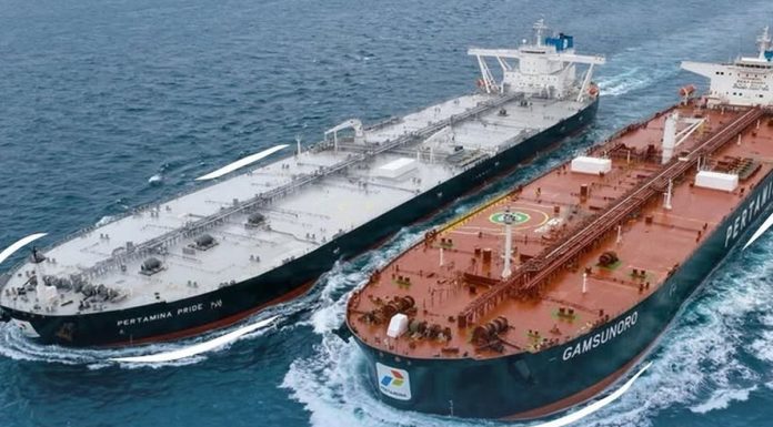 Nasib Dua Kapal Raksasa Pertamina di Selat Hormuz: Iran Beri Lampu Hijau dengan Syarat Ketat Kapal tanker raksasa Pertamina Pride yang tertahan di perairan Teluk Arab dekat Selat Hormuz akibat konflik. (KOMPAS)