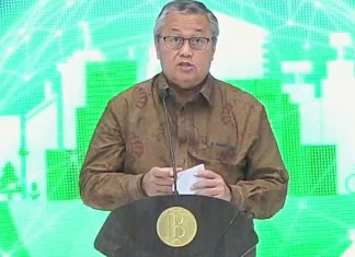 Era Baru Transaksi Digital: QRIS Resmi Bisa Digunakan di China Mulai Hari Ini Ilustrasi transaksi QRIS antarnegara menggunakan smartphone untuk pembayaran ritel di luar negeri.