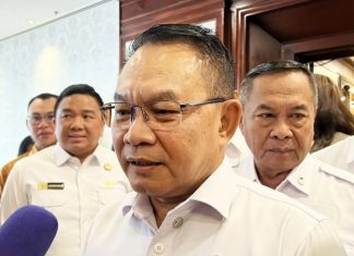 May Day 2026: Presiden Prabowo dan KSP Dudung Siap Serap Aspirasi Buruh di Monas Kepala Staf Kepresidenan Dudung Abdurachman saat memberikan keterangan mengenai persiapan pengamanan dan serap aspirasi Hari Buruh 2026.