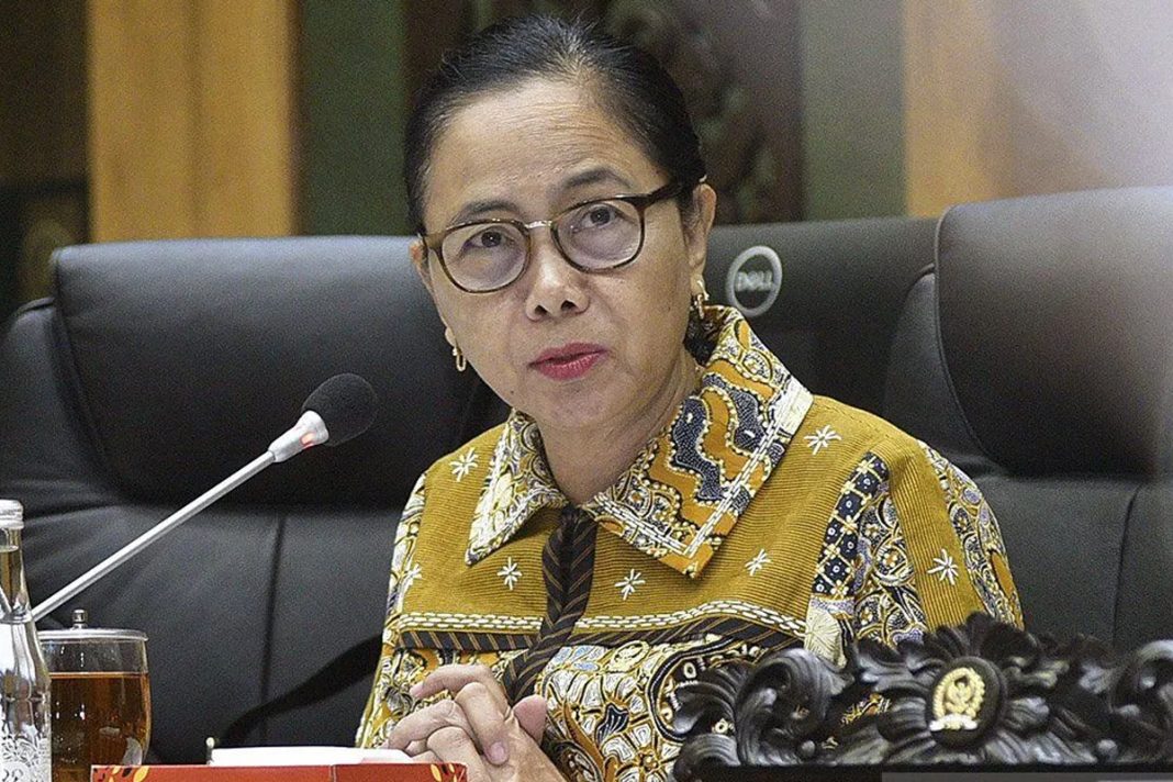 Wakil Ketua Komisi X DPR Esti Wijayanti saat memberikan keterangan pers terkait perlindungan anak dan kasus Daycare Yogyakarta.