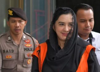 KPK Dalami Korupsi Pengadaan Makanan RS di Pekalongan, Masa Tahanan Fadia Arafiq Diperpanjang Mantan Bupati Pekalongan Fadia Arafiq di gedung KPK.