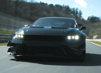 Ford Mustang GTD Competition Catatkan Rekor Fantastis di Nürburgring, Kalahkan Corvette ZR1X Ford Mustang GTD Competition melesat di tikungan sirkuit Nürburgring Nordschleife dalam uji coba rekor kecepatan.