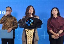 Komdigi Jatuhkan Sanksi Teguran ke Google, Imbas Ketidakpatuhan YouTube terhadap PP Tunas Menteri Komdigi Meutya Hafid saat memberikan keterangan pers mengenai sanksi untuk Google dan YouTube terkait aturan perlindungan anak di ruang digital.