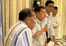 Jusuf Kalla Beri Klarifikasi Terkait Istilah “Syahid” di Ceramah UGM yang Viral Jusuf Kalla memberikan keterangan pers di Jakarta didampingi tim hukum terkait video viral ceramah syahid di UGM.