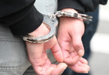 Iran Tangkap 4 Orang Terkait Penyelundupan Perangkat Starlink dan Dugaan Intelijen AS-Israel Ilustrasi penyitaan perangkat internet satelit Starlink oleh otoritas keamanan Iran di wilayah perbatasan barat laut.