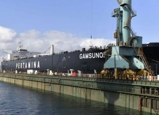 Ketegangan Selat Hormuz: Dua Kapal Tanker Pertamina Tertahan di Teluk Arab Kapal tanker raksasa Pertamina International Shipping yang sedang berlabuh di kawasan perairan Teluk Arab.