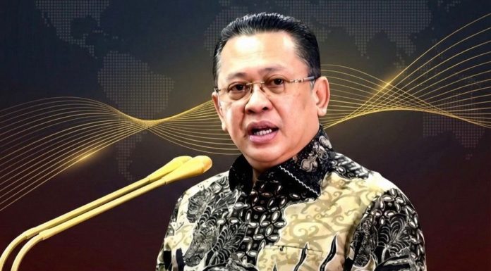 KWP Awards 2026: Bamsoet Dinobatkan Sebagai Legislator Penggerak Profesionalisme Aparat Penegak Hukum Bambang Soesatyo menerima penghargaan KWP Awards 2026 di Ruang Pustakaloka, Gedung Nusantara IV, Kompleks Parlemen.