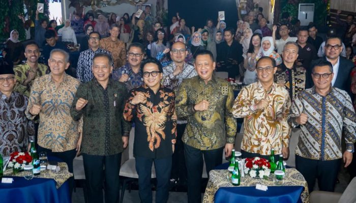 Bambang Soesatyo memberikan sambutan pada peluncuran buku Penguatan Koperasi Merah Putih di Parle Senayan, Jakarta.