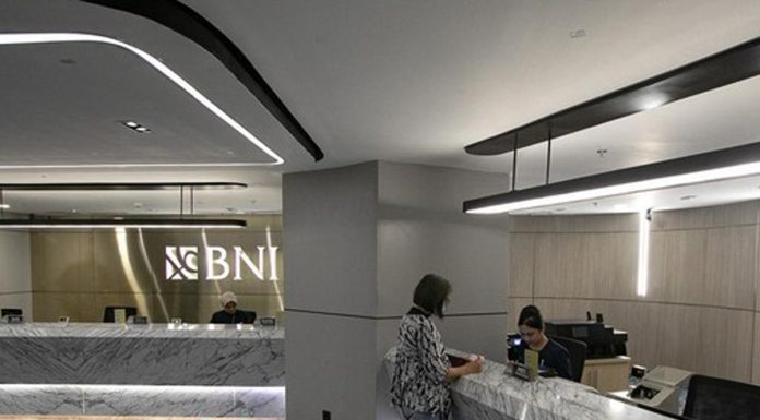 Kasus Penggelapan Dana Gereja Rp28 Miliar, BNI Pastikan Sisa Dana Nasabah Kembali Pekan Ini Direktur BNI memberikan keterangan pers mengenai komitmen pengembalian dana nasabah CU Paroki Aek Nabara yang digelapkan oknum.