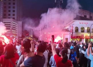 Bandung Membiru dan Menyala! Persib Raih ‘Hattrick’ Juara Beruntun, Cetak Rekor Abadi Sepak Bola Indonesia