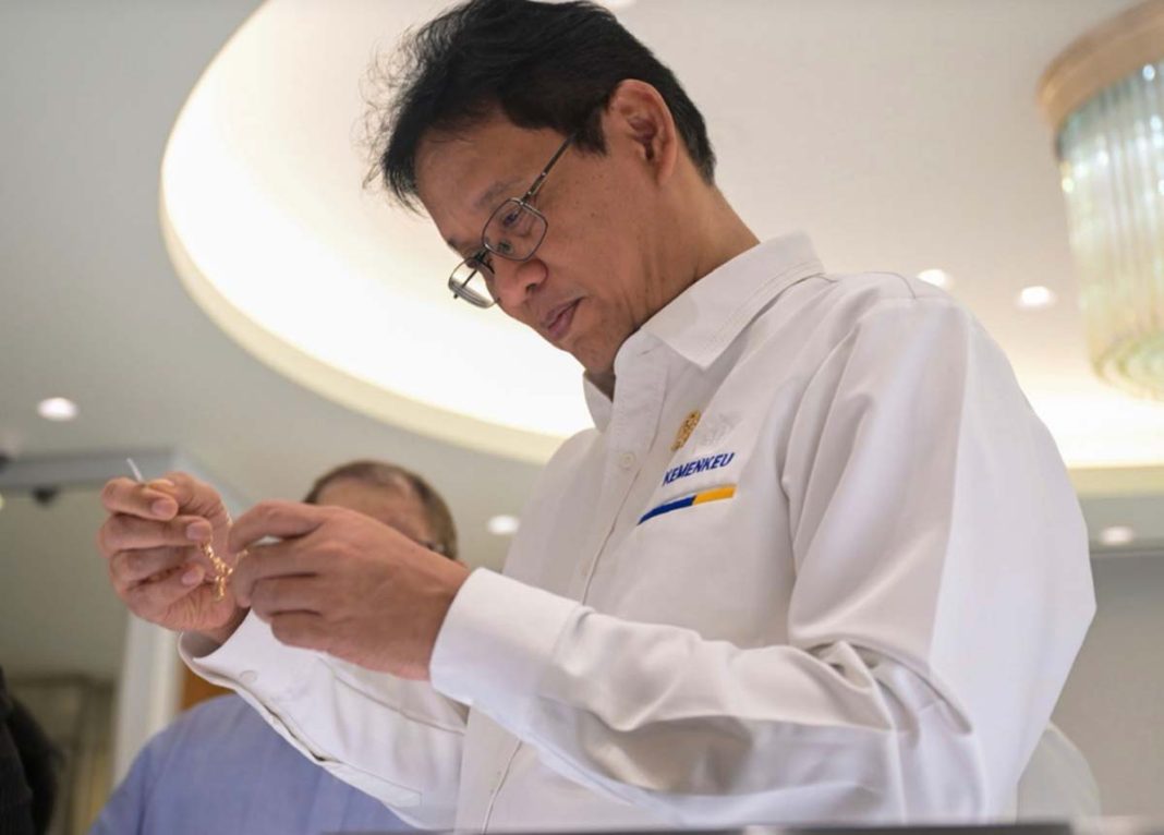 Sempat Disegel Bea Cukai, Gerai Tiffany & Co. Plaza Indonesia Dibuka Kembali Setelah Bayar Denda Rp97,49 Miliar Sempat Disegel Bea Cukai, Gerai Tiffany & Co. Plaza Indonesia Dibuka Kembali Setelah Bayar Denda Rp97,49 Miliar