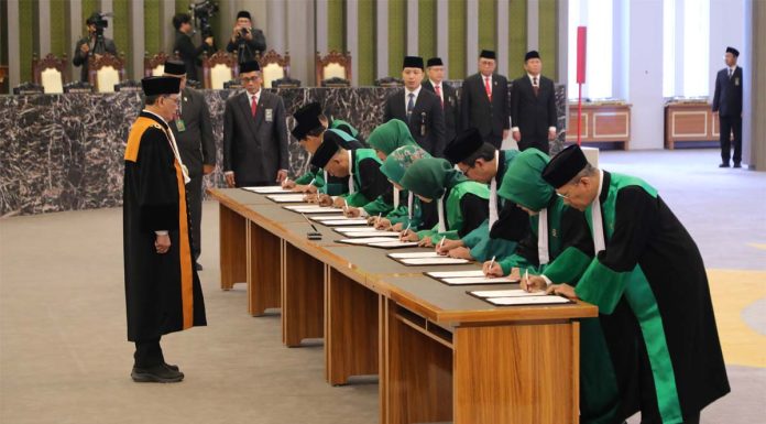Ketua MA Lantik 9 Ketua Pengadilan Tinggi Agama: Jabatan Bukan Mahkota Kekuasaan untuk Cari Untung!