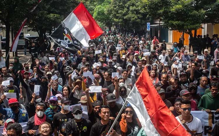 Polemik Penundaan Transaksi Rekening Donasi AMPB: Masyarakat Sipil Soroti Kepastian Hukum dan Aspek Perbankan Polemik Penundaan Transaksi Rekening Donasi AMPB: Masyarakat Sipil Soroti Kepastian Hukum dan Aspek Perbankan