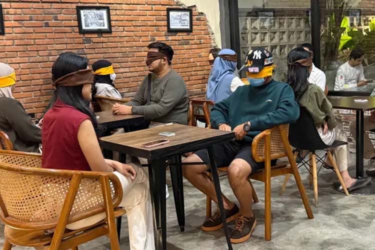 Tren Kencan Buta Terkurasi Mulai Diminati, Solusi Cari Pasangan Aman dan Setara di Tengah Kejenuhan Dating App Tren Kencan Buta Terkurasi Mulai Diminati, Solusi Cari Pasangan Aman dan Setara di Tengah Kejenuhan Dating App