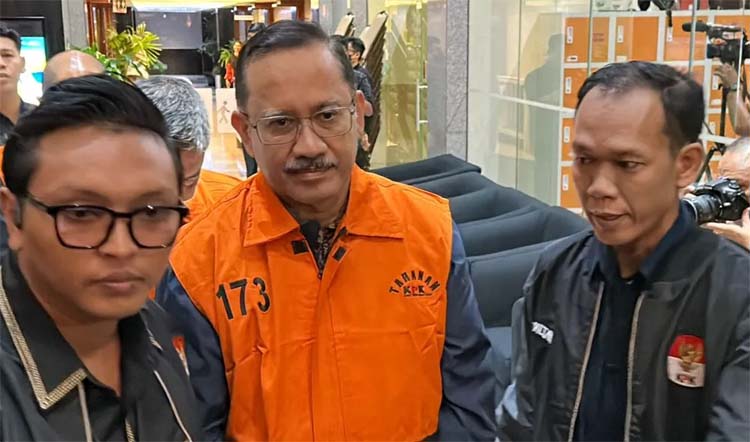 KPK Ungkap 8 Tersangka Kasus Jalan Sumut Diduga Terima Uang Rp8,37 Miliar KPK Ungkap 8 Tersangka Kasus Jalan Sumut Diduga Terima Uang Rp8,37 Miliar